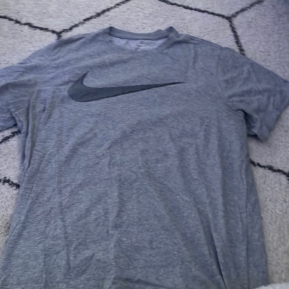 grey nike tshirt